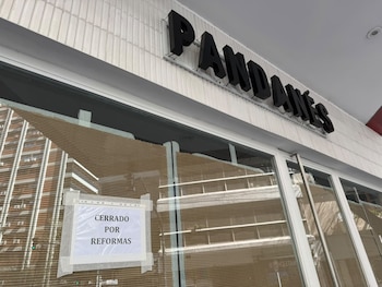 Una de las sucursales cerradas de Pan Danés en pleno Belgrano.