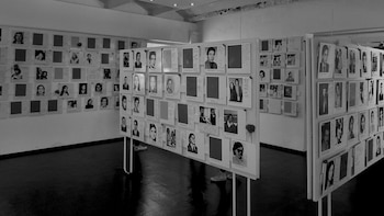 La Perla funcionó como centro de represión ilegal entre mediados de 1976 y fines de 1978, con estimaciones de entre 2200 y 2500 personas detenidas