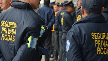 Bogotá evalúa integrar guardas de seguridad privados en su estrategia contra el crimen