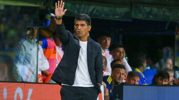 Ibarra da indicaciones en medio