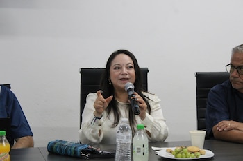 Charlene Ramos Hernández, presidenta de la Comisión Estatal de los Derechos Humanos de Baja California Sur, durante la conferencia “Facultades y Obligaciones del Instituto de Transparencia para el Pueblo del Estado de Baja California Sur”, el pasado 14 de junio. (Crédito: Facebook | Comisión Estatal de los Derechos Humanos de Baja California Sur)