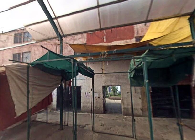 Así se ve por fuera Caridad 13, cerca del deportivo y Fray Bartolomé de las casas, al interior se alcanza a ver una jardinera. (Captura de pantalla Google/Maps)