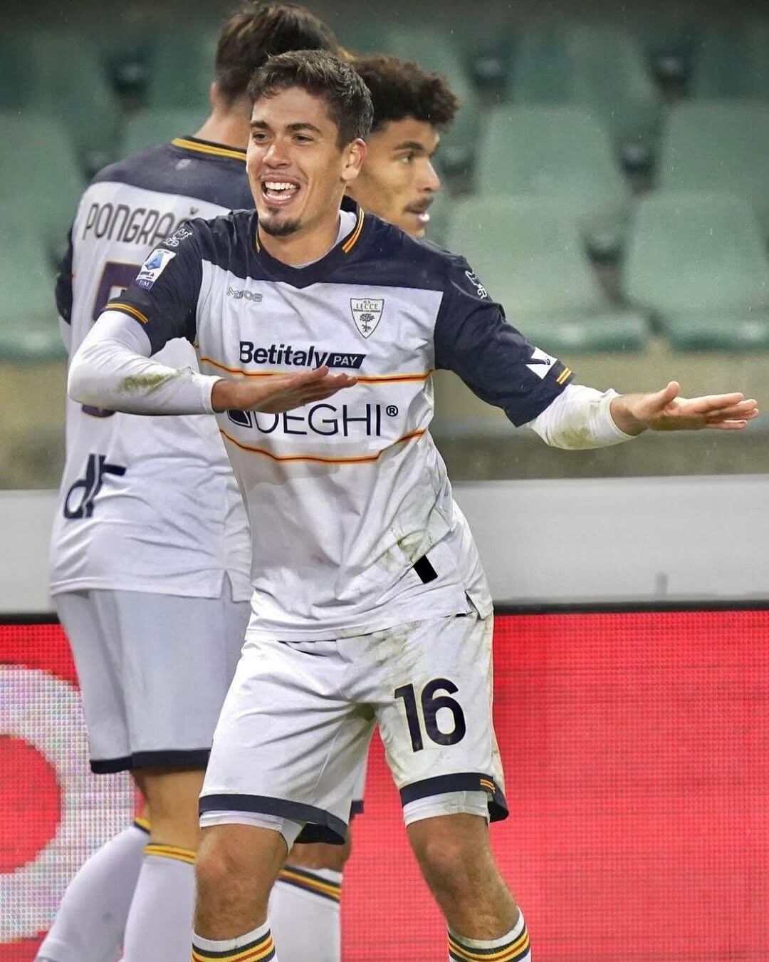 El mediocampista se había establecido como una fija en el Lecce