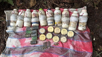 Las tropas hallaron 11 dispositivos explosivos improvisados y 19 artefactos abandonados en la parte alta de El Filo, corregimiento de La Emboscada - crédito prensa EJC