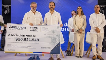 Abelardo de la Espriella, presidente de Colombia, pidió a las mujeres con cáncer de mama que “nunca, nunca jamás pierdan la fe y la esperanza" - crédito Presidencia
