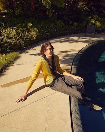 Cárdigan mostaza y denim claro