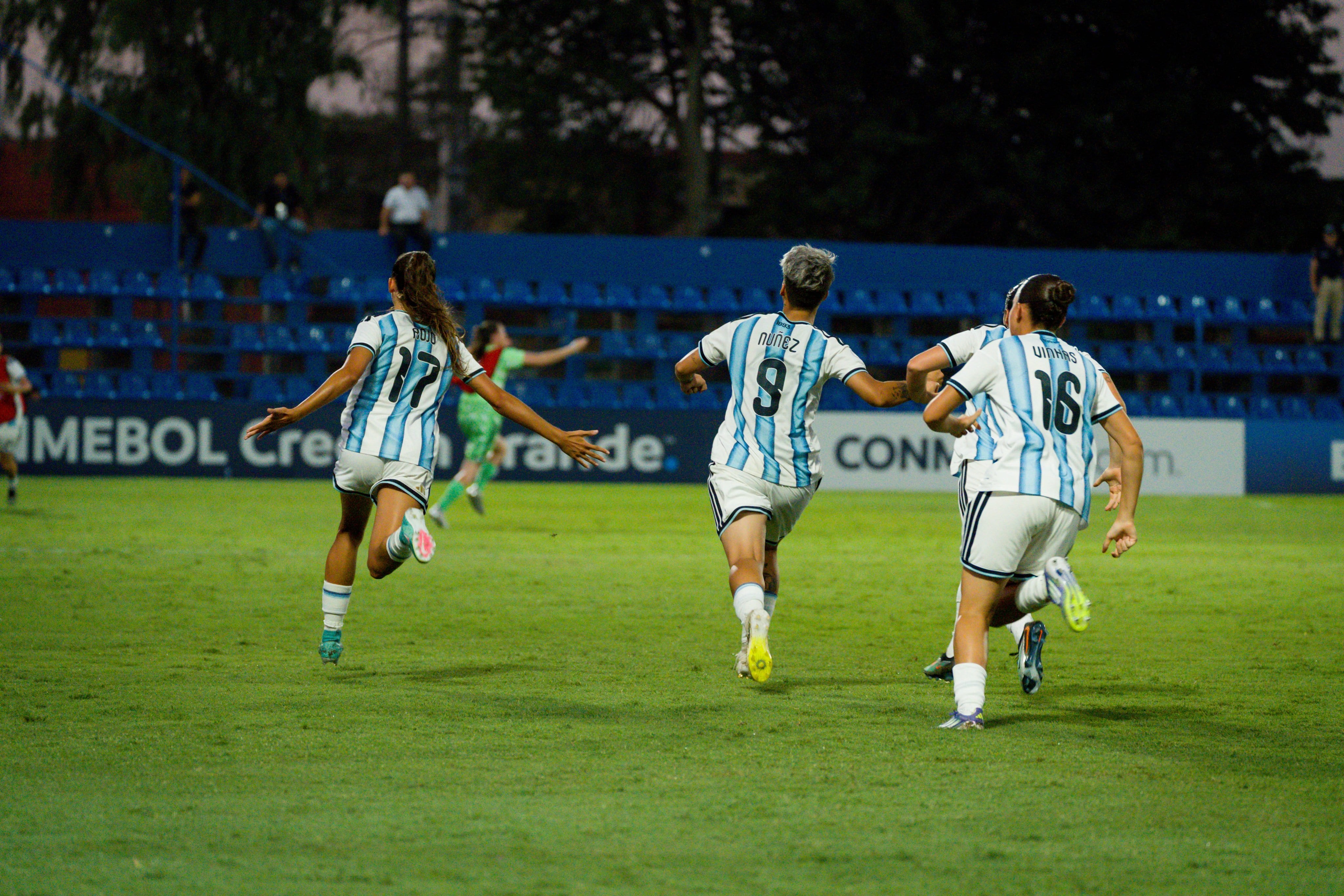 La selección argentina femenina goleó a Colombia y accedió al Mundial Sub 20 (AFA)
