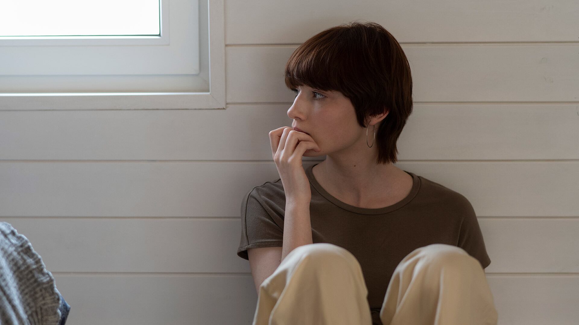 Uno de los hallazgos más relevantes del informe es la relación entre la soledad adolescente y la aparición de ansiedad o problemas de sueño, una tendencia que se intensificó con la pandemia y el aislamiento.Freepik