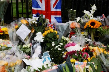 Flores en el castillo de Windsor (REUTERS/Peter Cziborra)