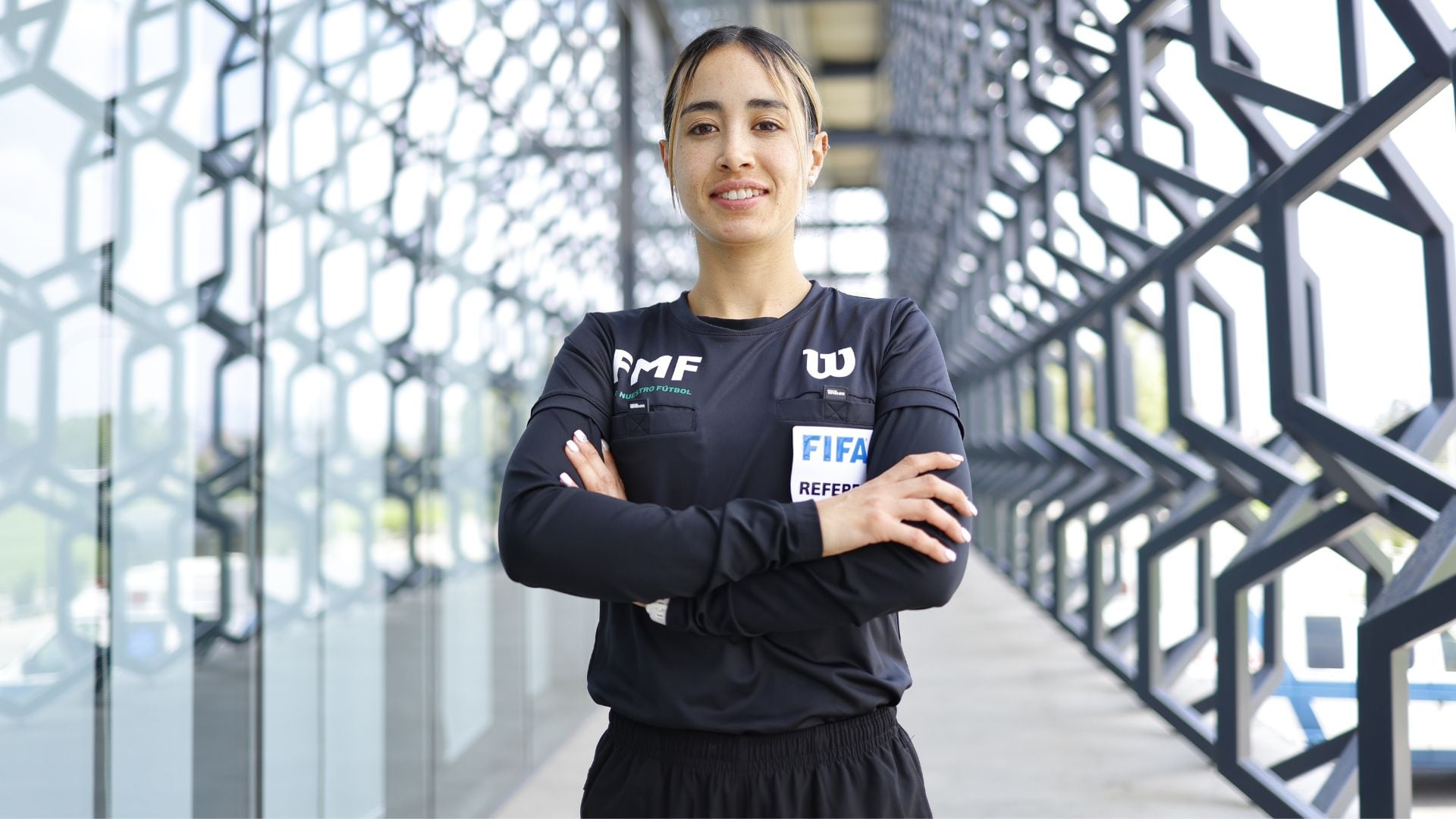 Katia Itzel García fue la primera árbitra central mexicana en participar en un Mundial varonil de la FIFA (Cortesía FMF)