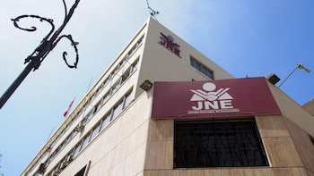 El JNE ordena una auditoría integral de los resultados electorales en plena incertidumbre por el escrutinio