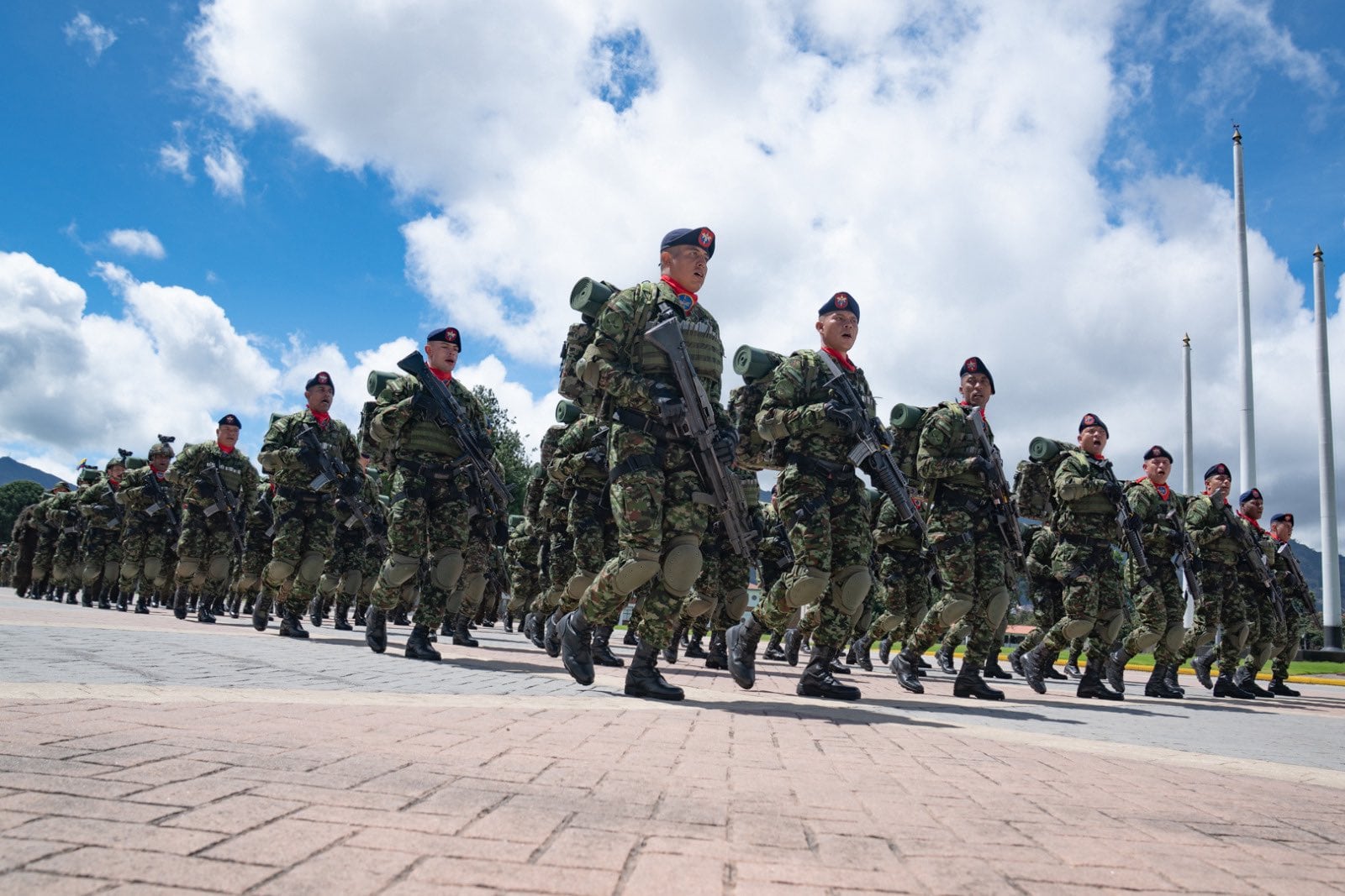 Testimonios y documentos filtrados exponen desorden y abusos en el Batallón Tenerife de Huila - crédito@COL_EJERCITO / X
