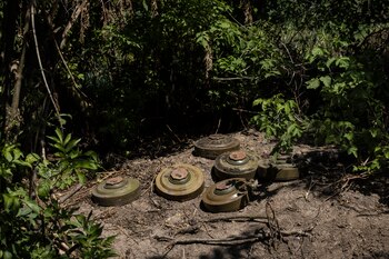 Seis minas en Novodarivka