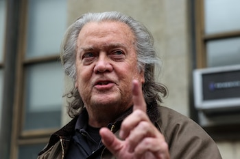 El Tribunal Supremo de Estados Unidos permite que Steve Bannon solicite la anulación de su condena penal por desacato al Congreso (REUTERS/Brendan McDermid)