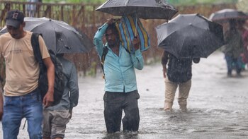 Unas precipitaciones récord dejan miles