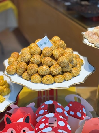 Panellets de piñones en la