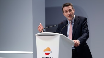 La subida del precio del petróleo dispara el beneficio de Repsol hasta triplicarse: gana 2.201 millones en el primer semestre, un 265% más