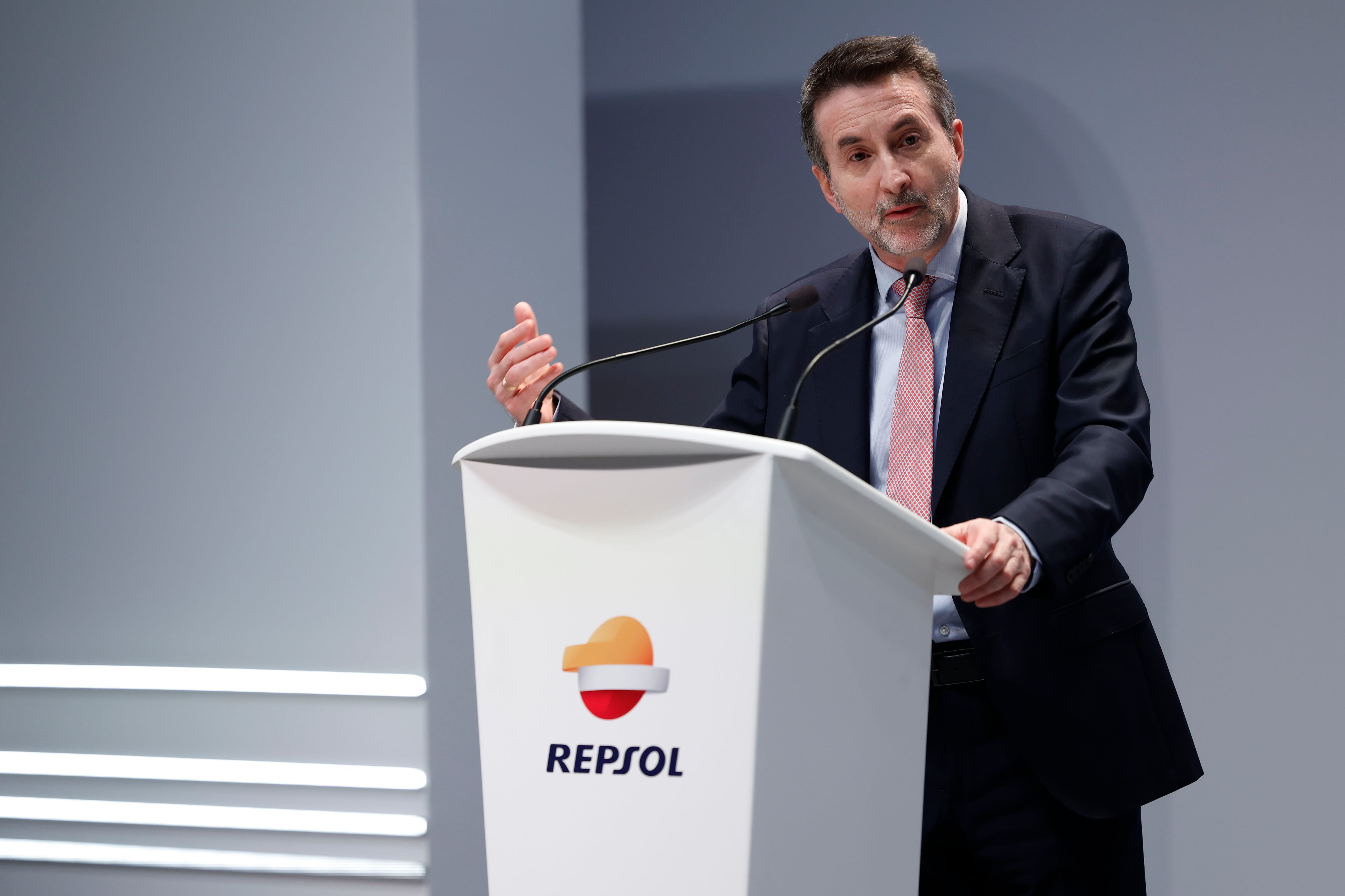 La subida del precio del petróleo dispara el beneficio de Repsol: gana 2.201 millones en el primer semestre, un 265% más