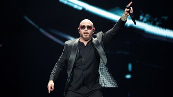 Pitbull adquirió los derechos de