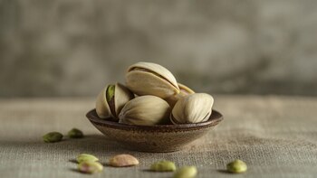 la cáscara del pistache también