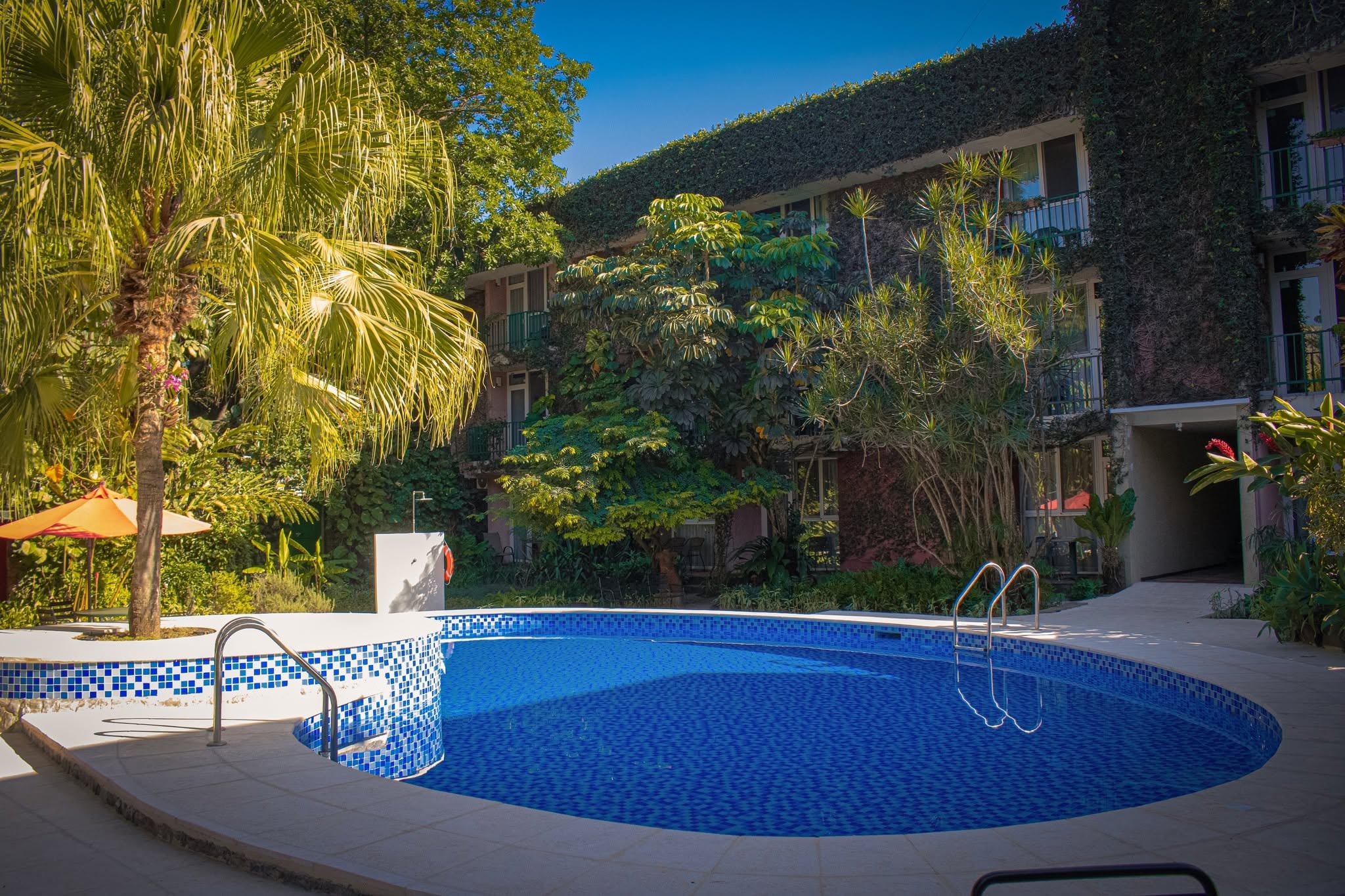 Los pequeños hoteles de El Salvador reportan más visitantes europeos y una clientela más diversa