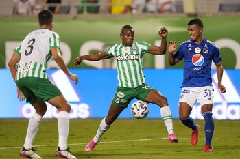 Yerson Candelo podría vestirse de