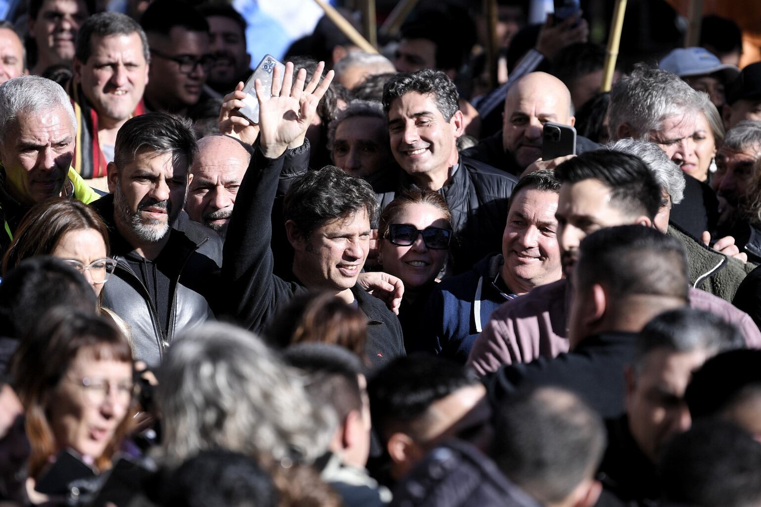 Axel Kicillof estuvo presente en la movilización en apoyo a Cristina Kirchner en Plaza de Mayo