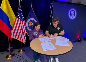 Fundación anuncia programa con una experiencia en el Kennedy Space Center - crédito cortesía Fundación She Is