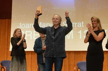 Serrat recibió el premio KM