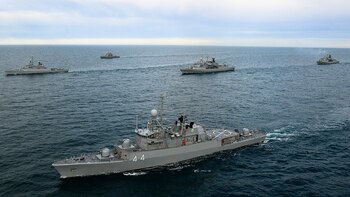 La Armada Argentina cumple 210