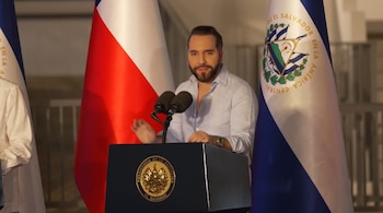 inaugura centros educativos como parte del programa Dos Escuelas por Día (Captura de pantalla de transmisión en vivo desde canal de Nayib bukele)