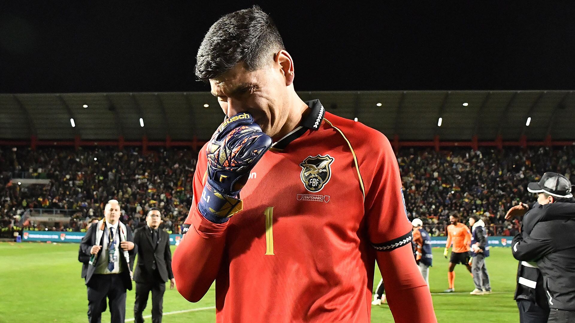 Carlos Lampe no ocultó su emoción tras clasificar al repechaje (Efe)