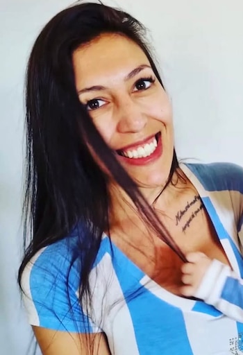 La mujer dejó de dar