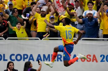 Jefferson Lerma celebra tras anotar