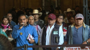 Padres de los 43 normalistas