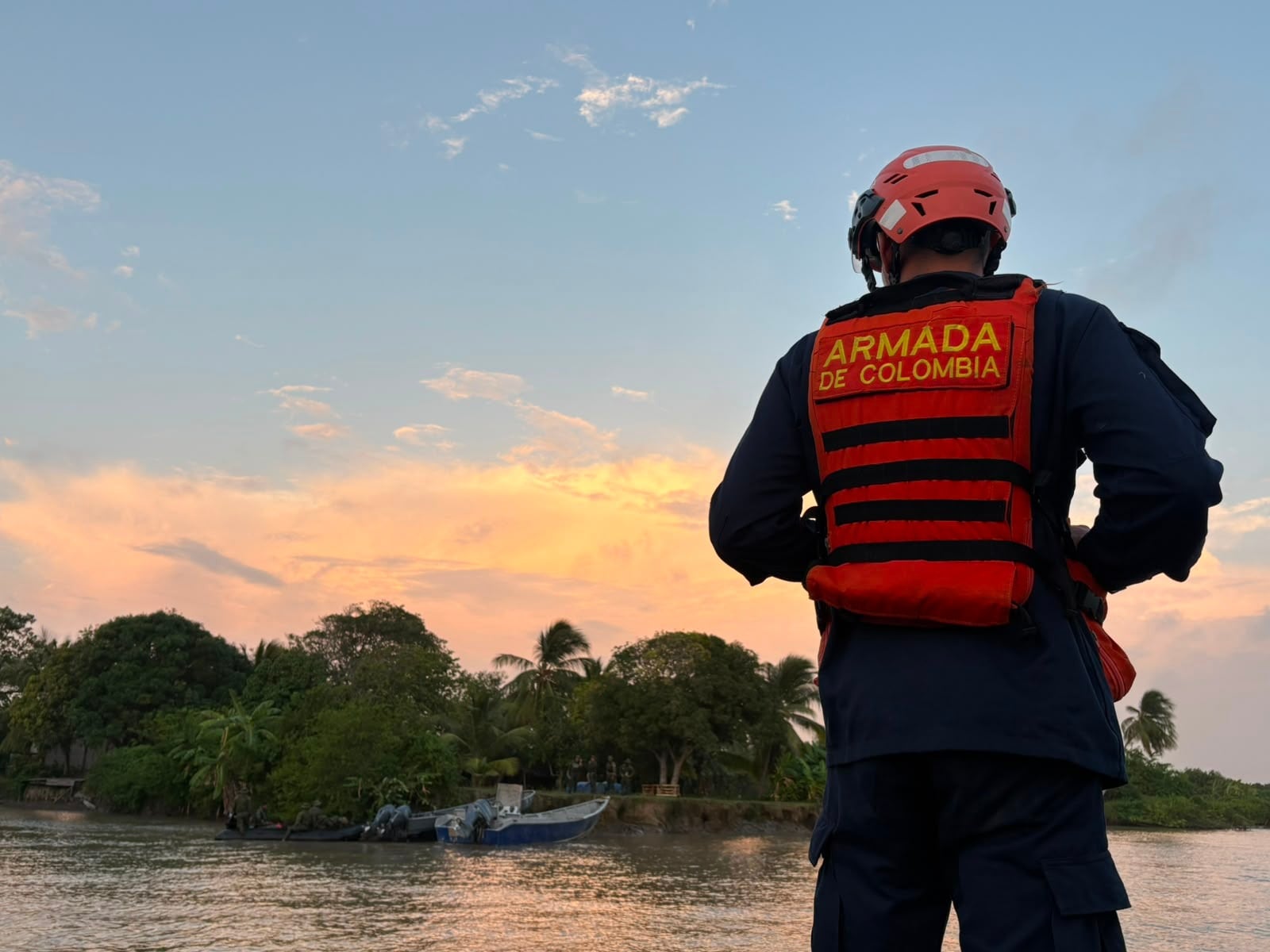 La operación en la Ciénaga del Torno integró Fuerzas Especiales, Aviación Naval, Fuerza de Superficie, Guardacostas e Inteligencia Naval en un sector de difícil acceso - crédito prensa Armada de Colombia