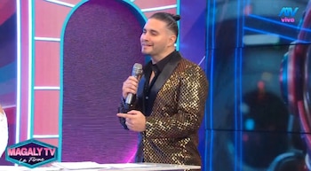 Integrante de Río Band responde a las críticas por cantar ‘La Incondicional’ en boda de Karla Tarazona. Captura: Magaly TV La Firme.