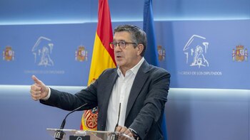 Patxi López reprocha la "enorme