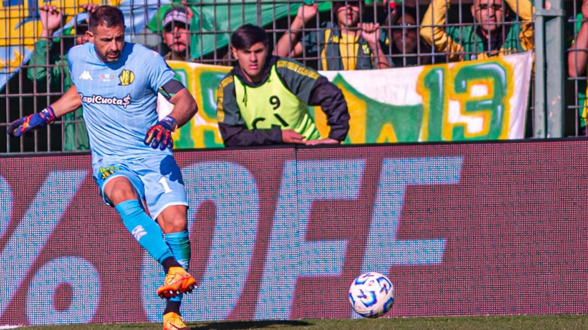 Carranza, con el buzo de Aldosivi