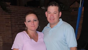 José Luis junto a Romina,