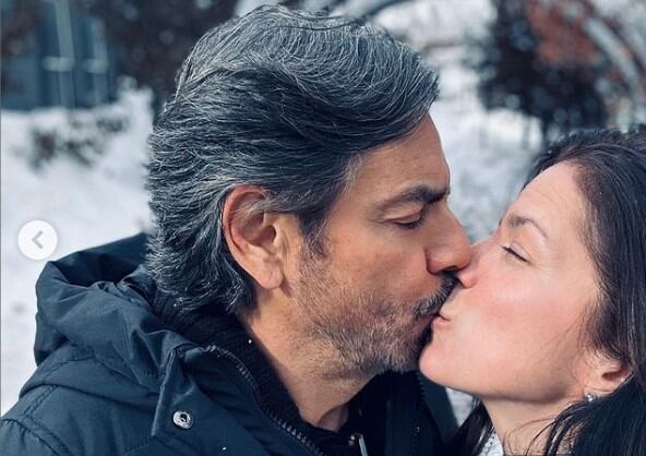 La historia de amor entre Eugenio Derbez y Alessandra Rosaldo se consolidó tras seis años de noviazgo y una original propuesta de matrimonio.(Foto: Instagram)