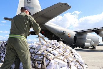 La movilización de recursos, junto con el transporte de pacientes y personal médico, ha permitido a la fuerza aérea sostener su capacidad operativa en distintos escenarios de emergencia y apoyo humanitario - crédito @FuerzaAereaCol / X