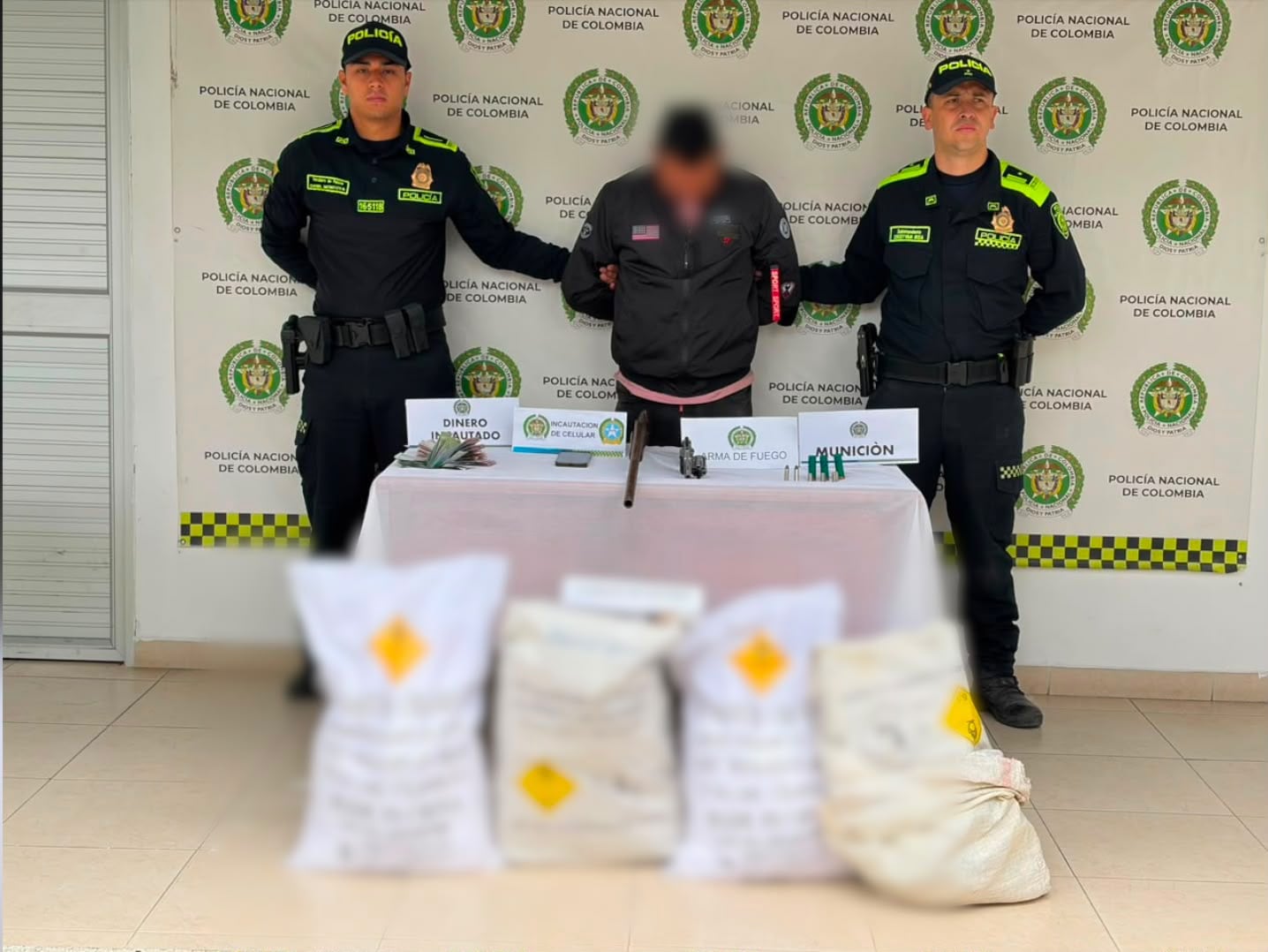 Los explosivos eran distribuidos en Colombia ocultos entre fertilizantes agrícolas y encomiendas enviadas por empresas de mensajería intermunicipal - crédito Policía Nacional