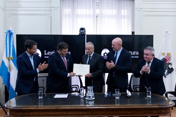 Javier Castrilli recibe la Declaración