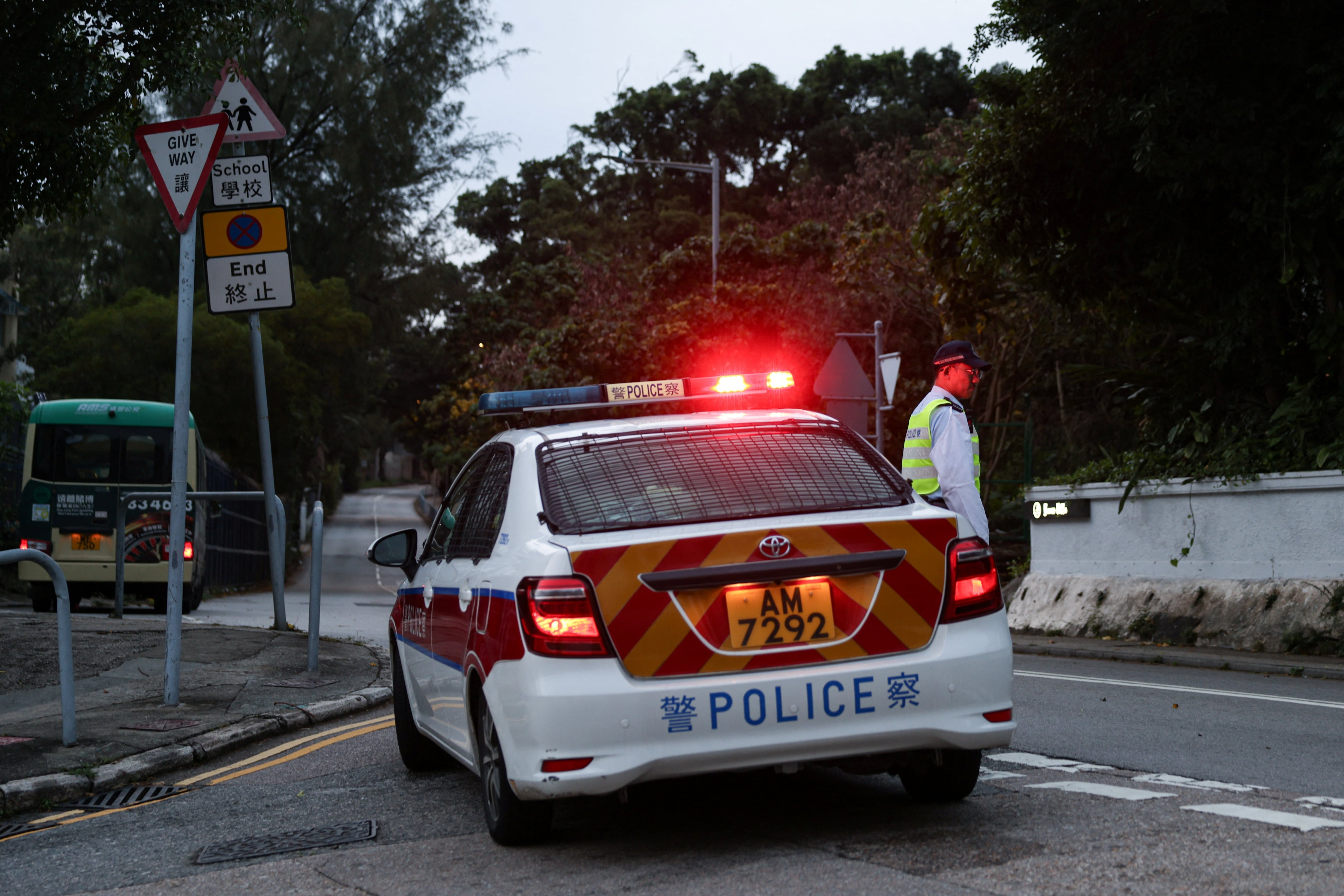 Hong Kong arresta a dos libreros y refuerza la presión sobre la libertad de expresión