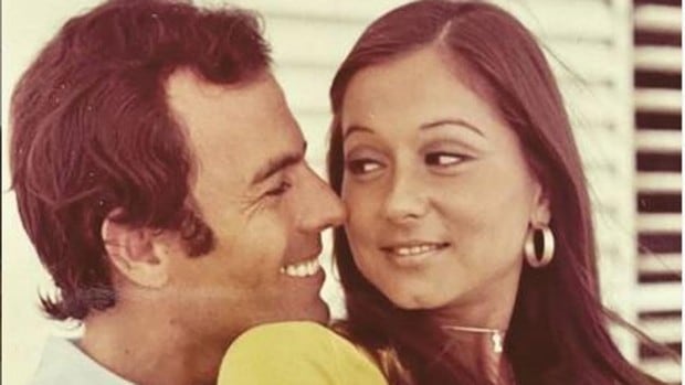 En el libro, Alfano fue señalada como la tercera en discordia entre Julio Iglesias e Isabel Preysler (Archivo)