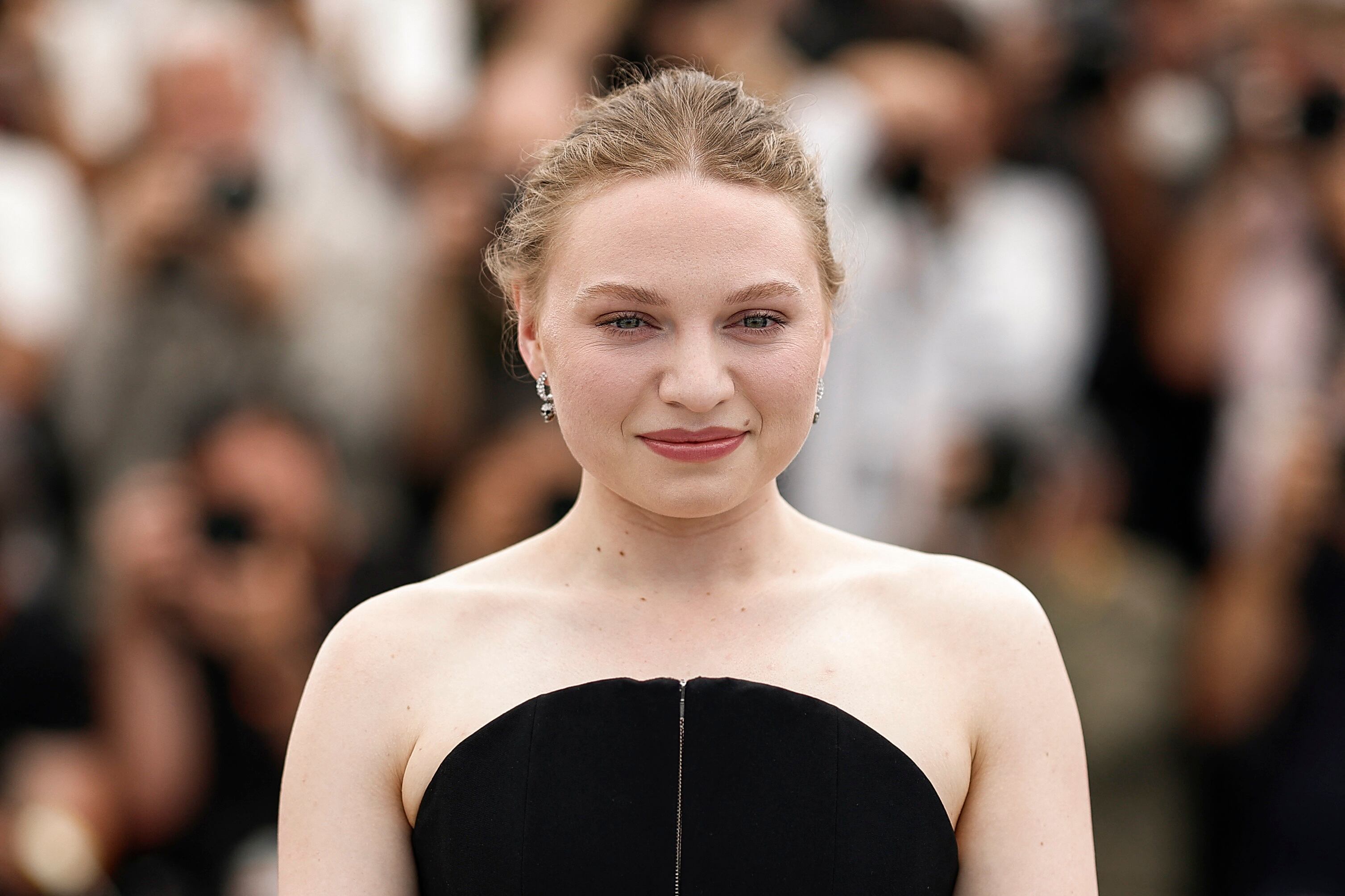 Mia Threapleton posa durante el photocall de