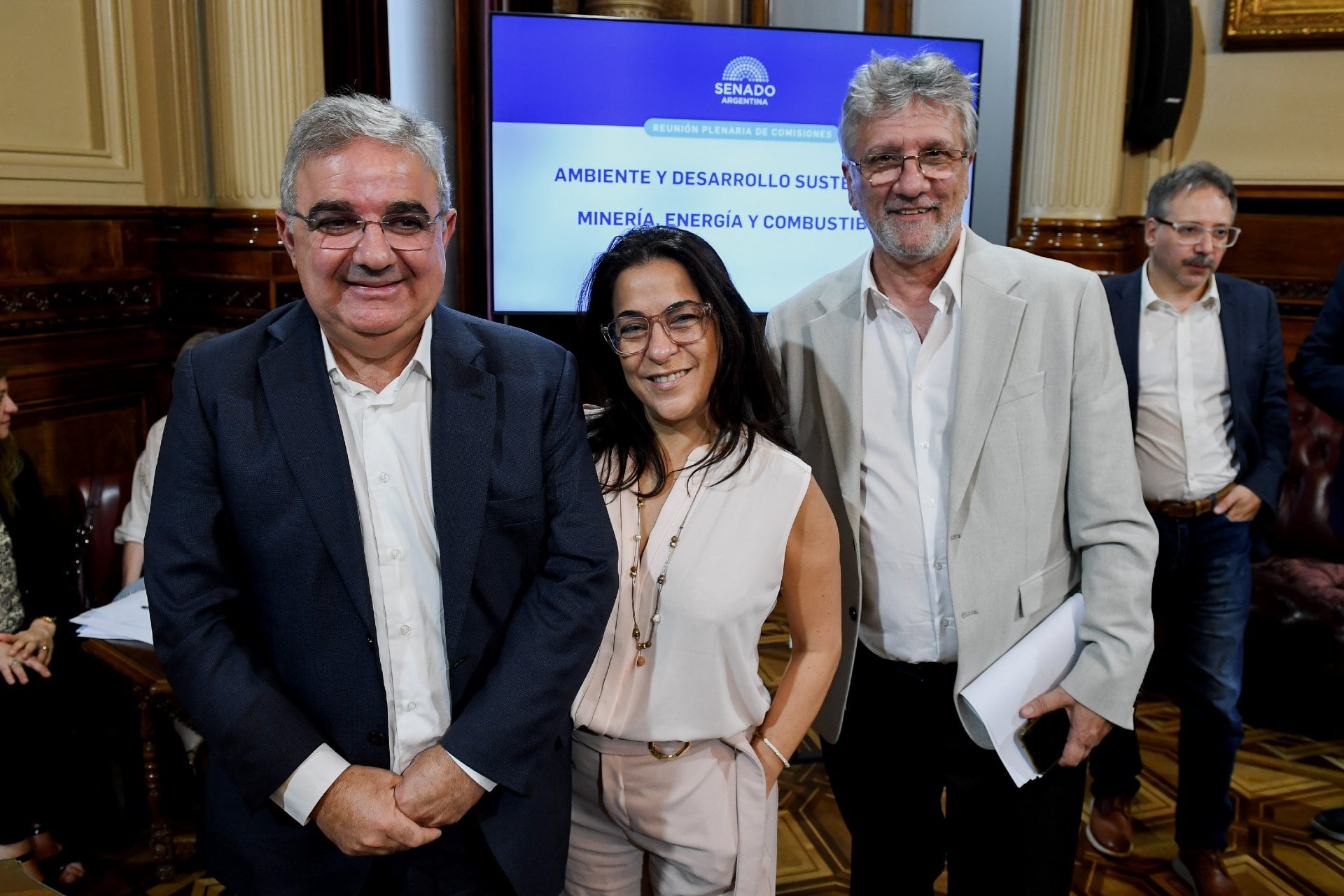 Peronistas. Jalil y los senadores Carolina Moisés y Guillermo Andrada, que apoyaron los proyectos enviados por el Gobierno