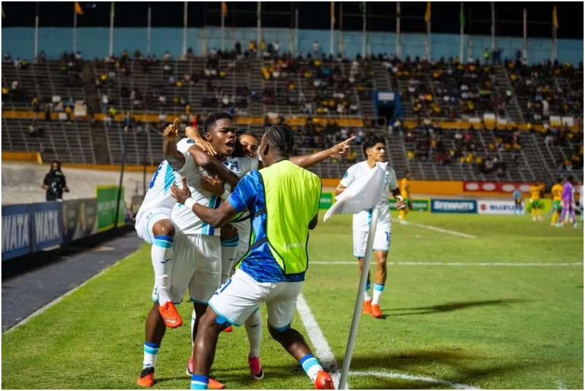 El equipo dirigido por José Francisco Molina se impuso 1-0 a Jamaica con un gol de Figueroa a los 14 minutos y jugará este viernes en Fort-de-France por la Liga de Naciones de Concacaf. (Cortesía: FFH)