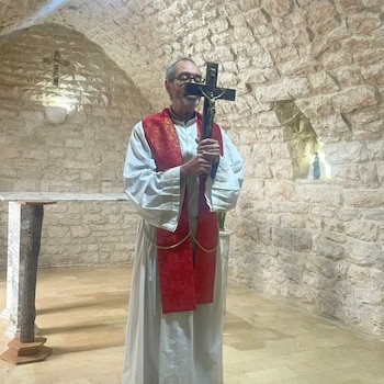 El centro acoge a desplazados de Siria, Irak y África, incluyendo ancianos, niños, mujeres víctimas de violencia y perseguidos religiosos (@luismontesive)